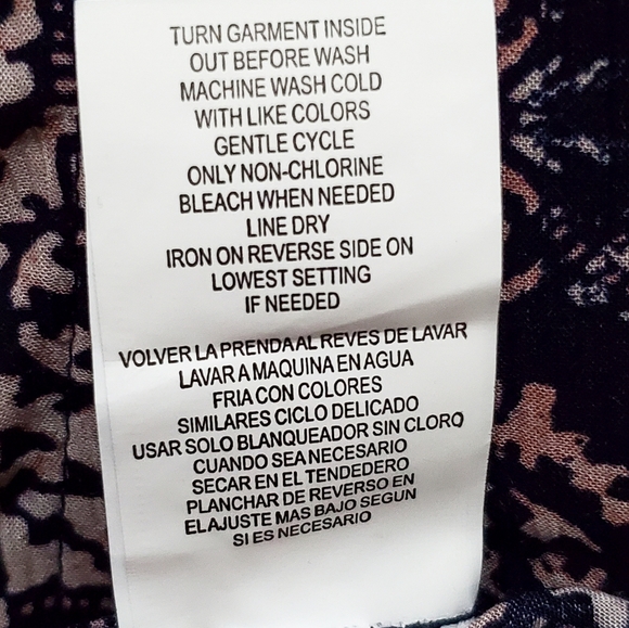 Mason & Belle Geo Print Keyhole Back Romper - Picture 10 of 10